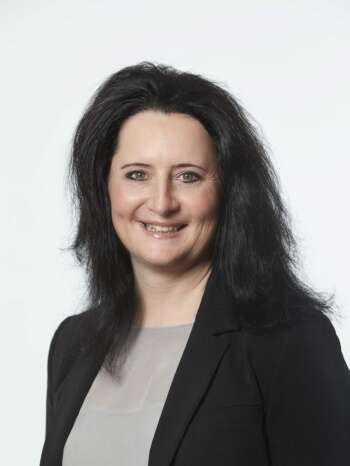 Portraitfoto von Daniela Hauser, Stv. CEO, Abteilungsleitung