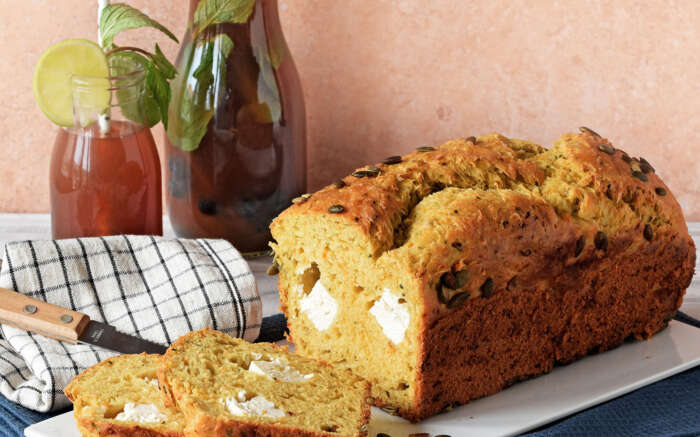 Ein angeschnittenes Brot