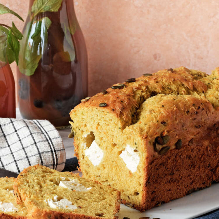 Ein angeschnittenes Brot